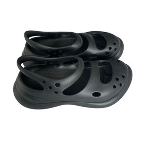 CROCS Black Closed-Toe Lightweight Clogs